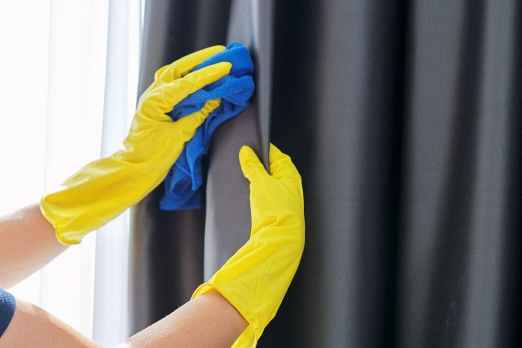 COMMERCIAL CURTAIN CLEANING